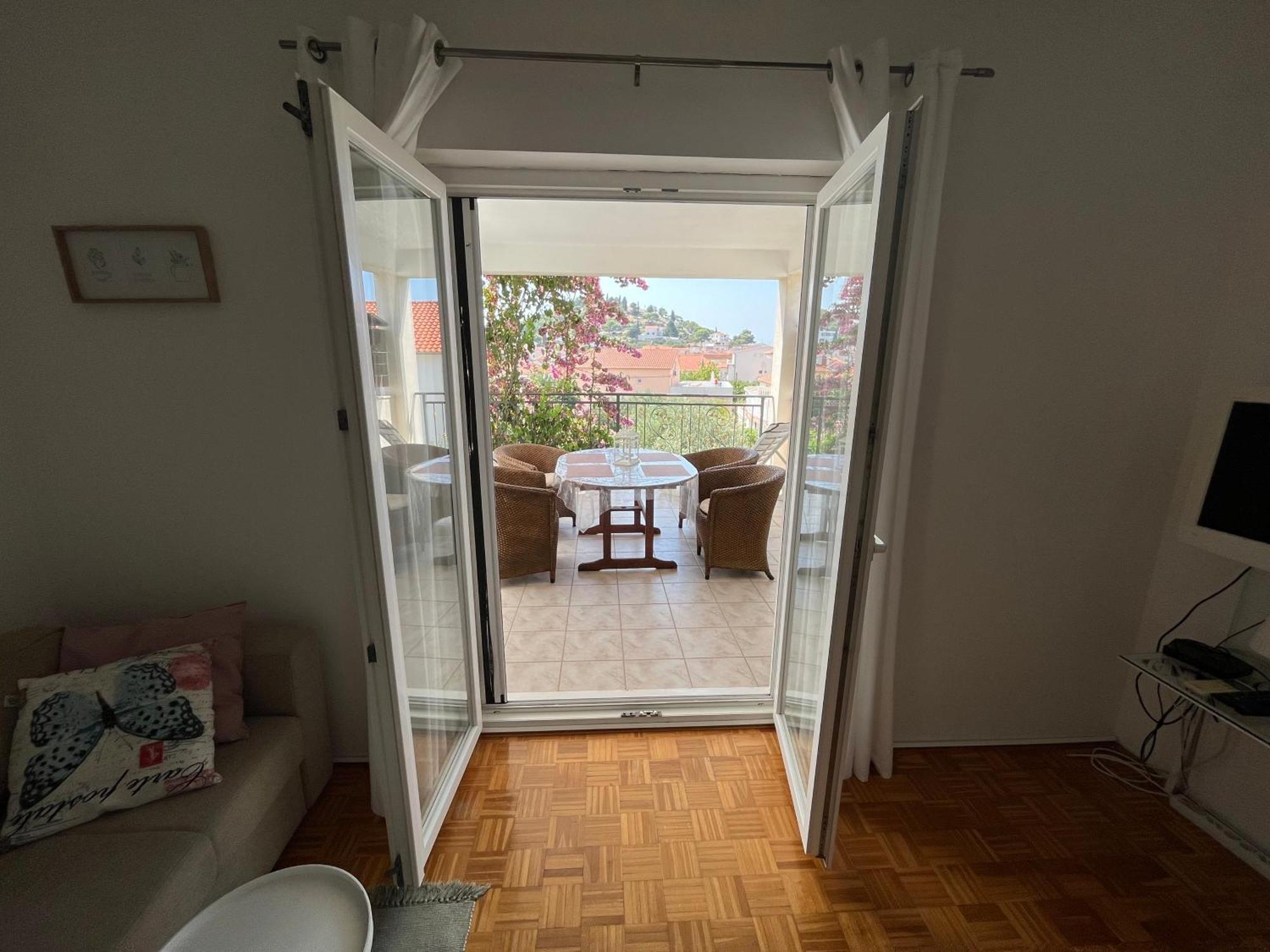 Perla Alba Apartments Tribalj 外观 照片