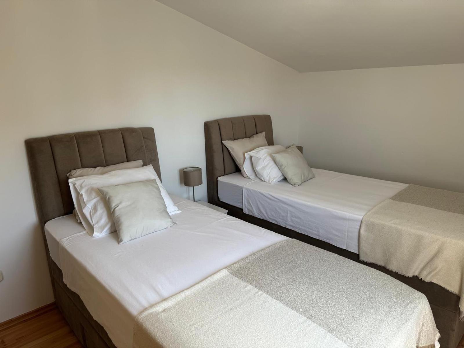 Perla Alba Apartments Tribalj 外观 照片